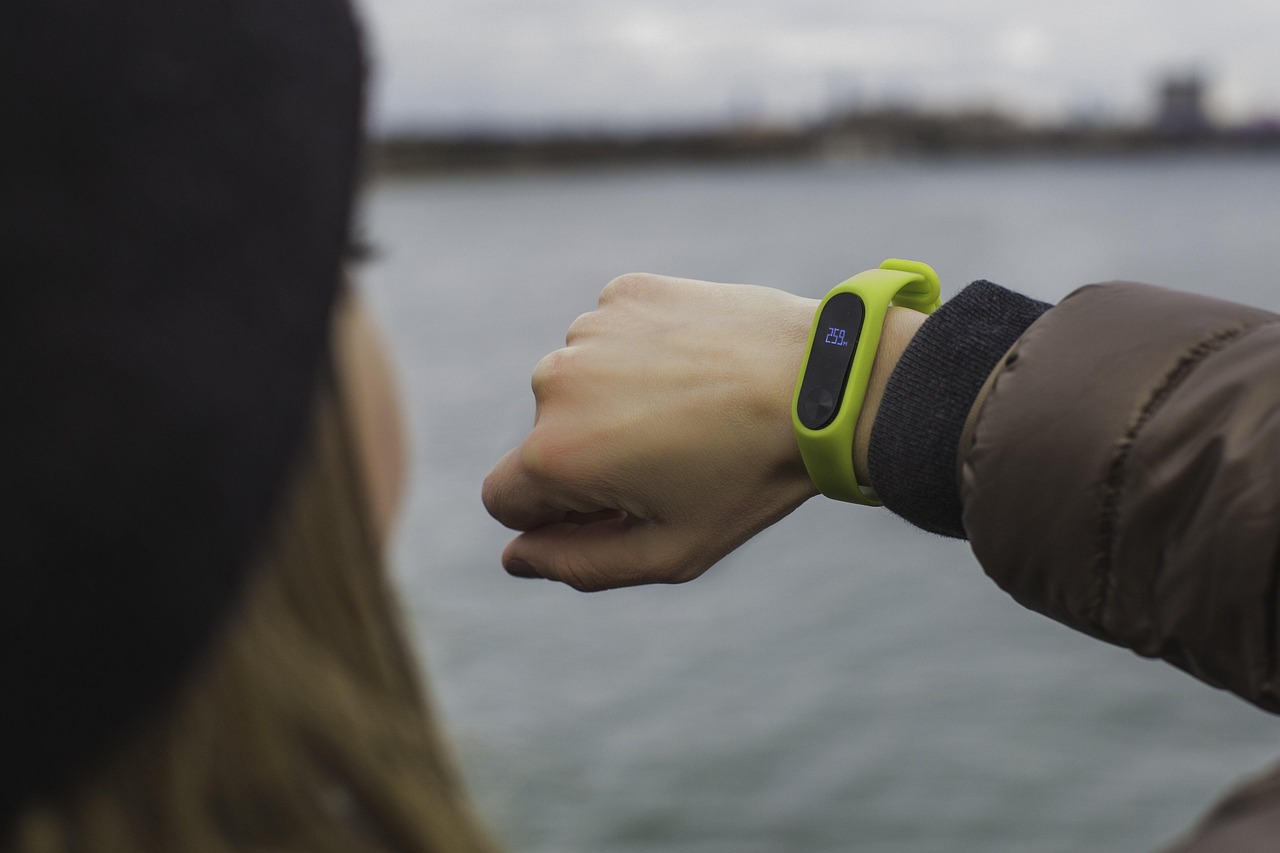 smart, watch, technology, fitness, tracker, health, hand, accessory, gray health, gray technology, gray fitness, gray workout, gray watch, fitness, tracker, tracker, tracker, tracker, tracker